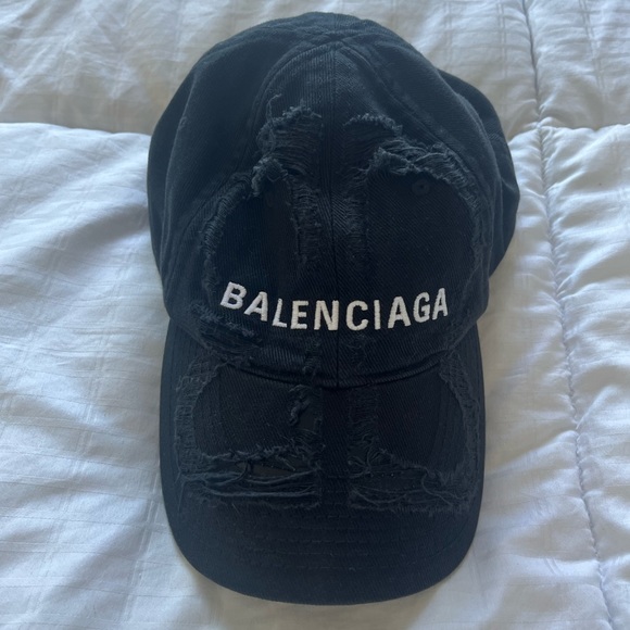 Balenciaga hat - Picture 1 of 3